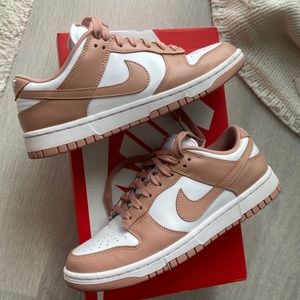 W NIKE DUNK LOW- ROSE WHISPERS